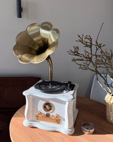 Назад в золотую эпоху музыки с Alive Audio Gramophone!